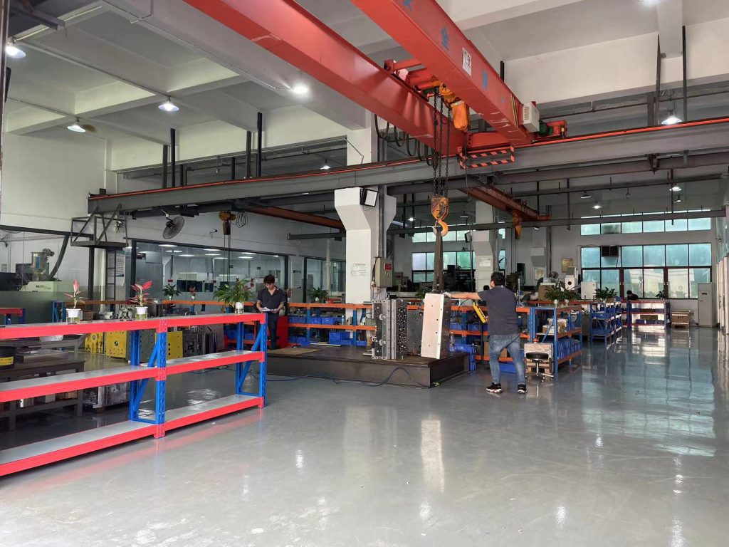Injection Molding 10 Injection mold production workshop